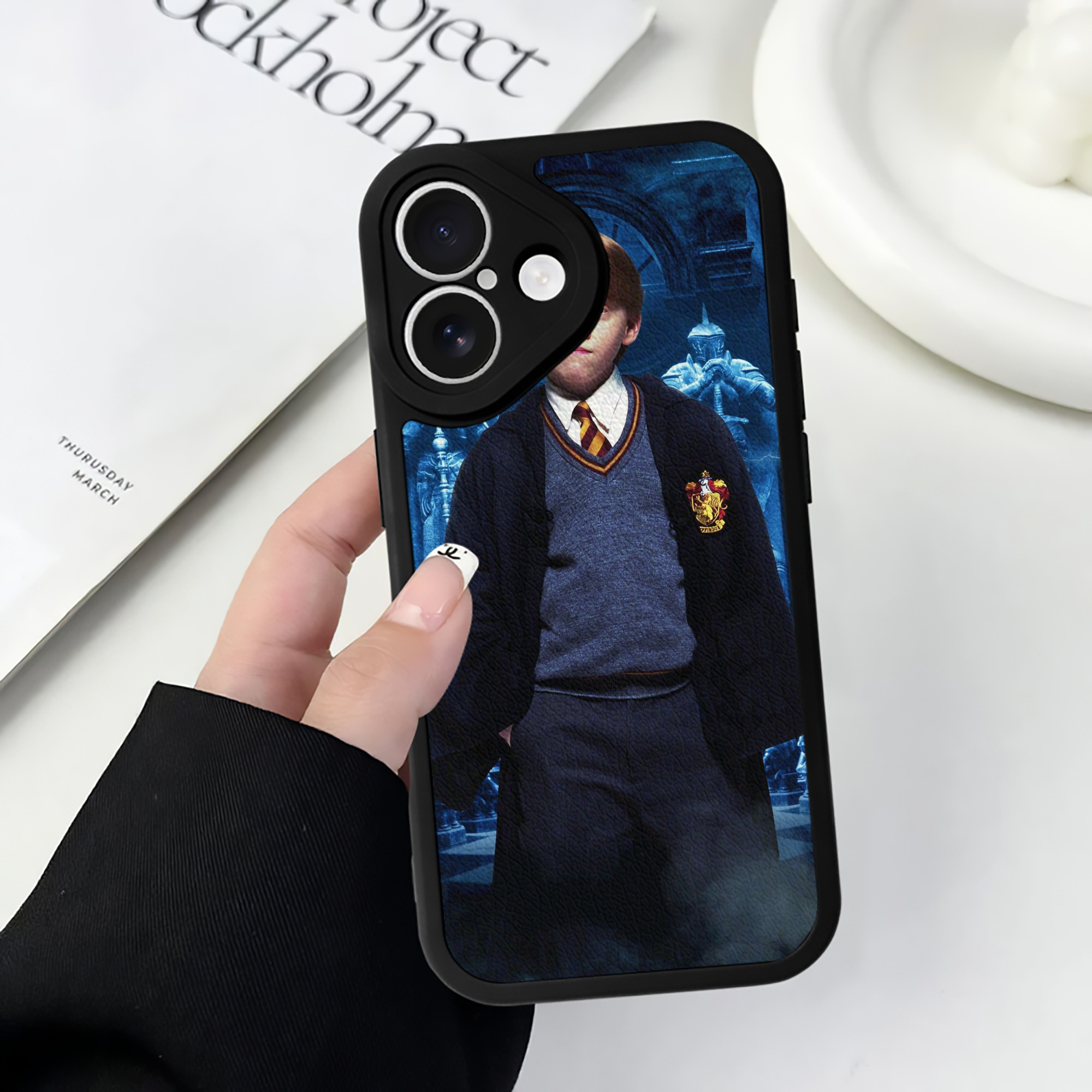 （画像用） Harry Potter ハリー・ポッターシリーズ 【iPhone 16シリーズ対応】シリコンスマホケース（レザー調） 材質：シリコン
